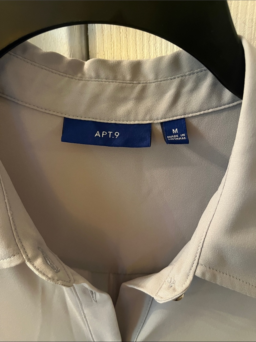 Apt. 9 Sleeveless Button-Front Shell Top in Light Gray - Picture 2 of 4
